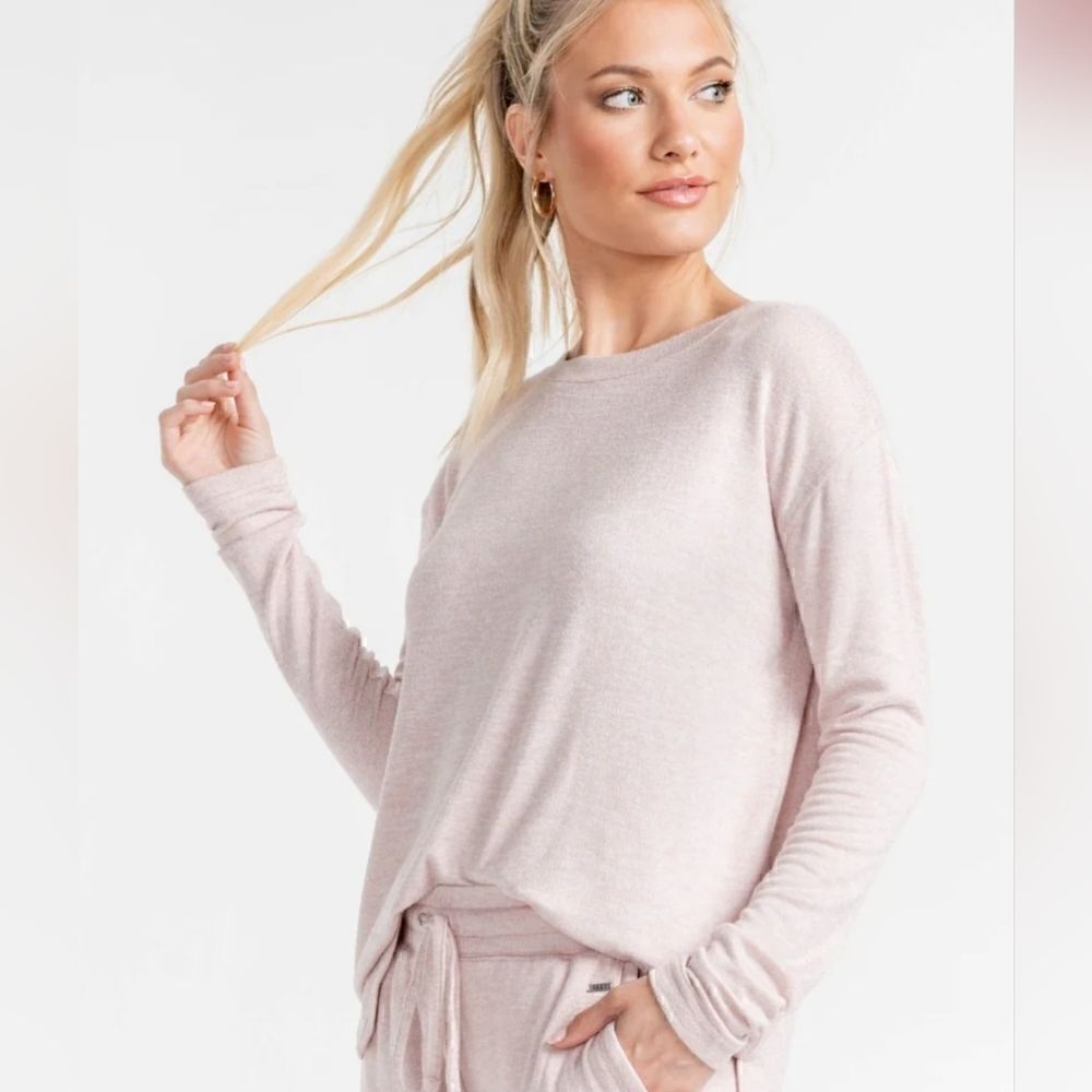 SSCO Sincerely Soft Heather Fleece Long Sleeve - Picture 7 of 10